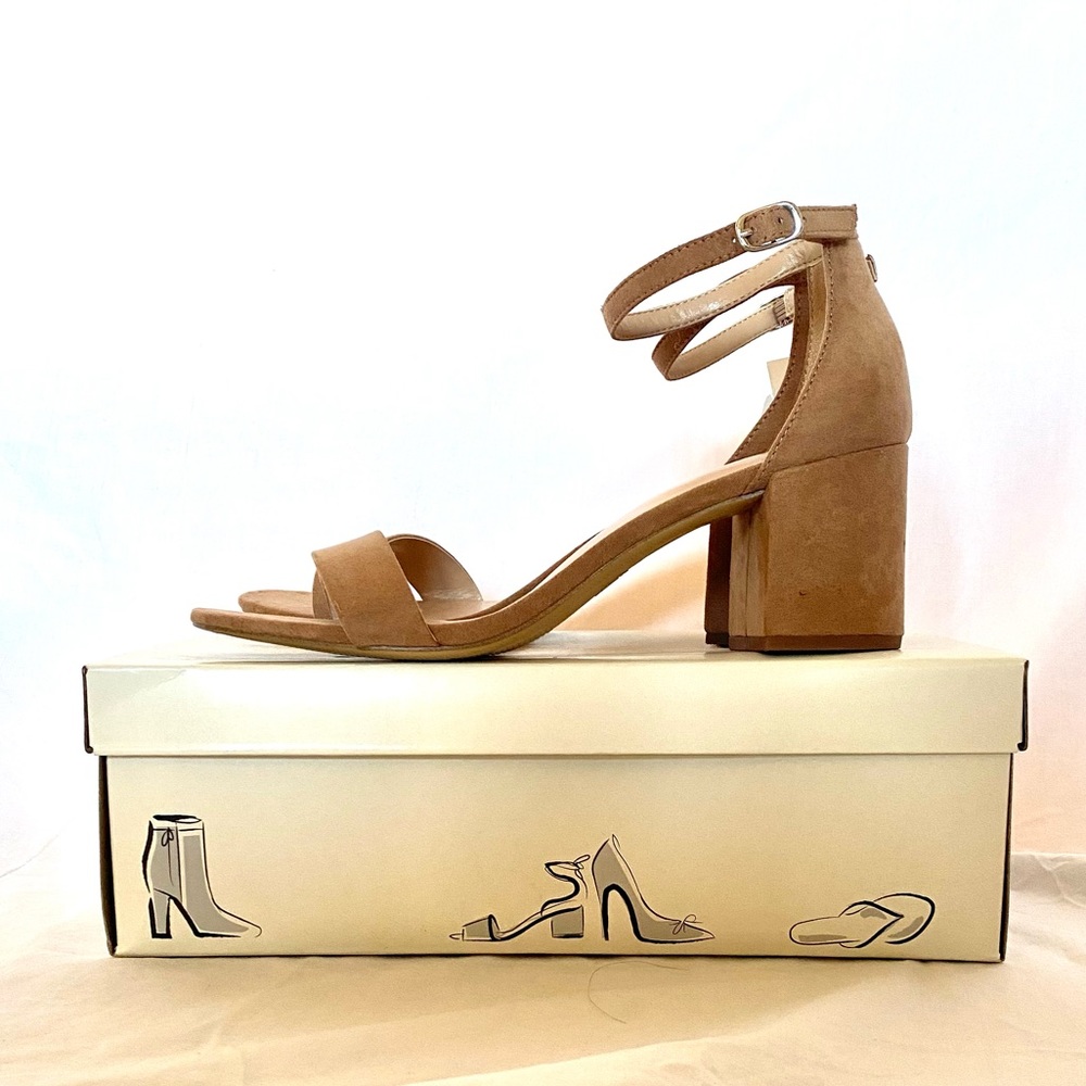 Women’s faux-suede sandal pumps with 2.5 inch heel